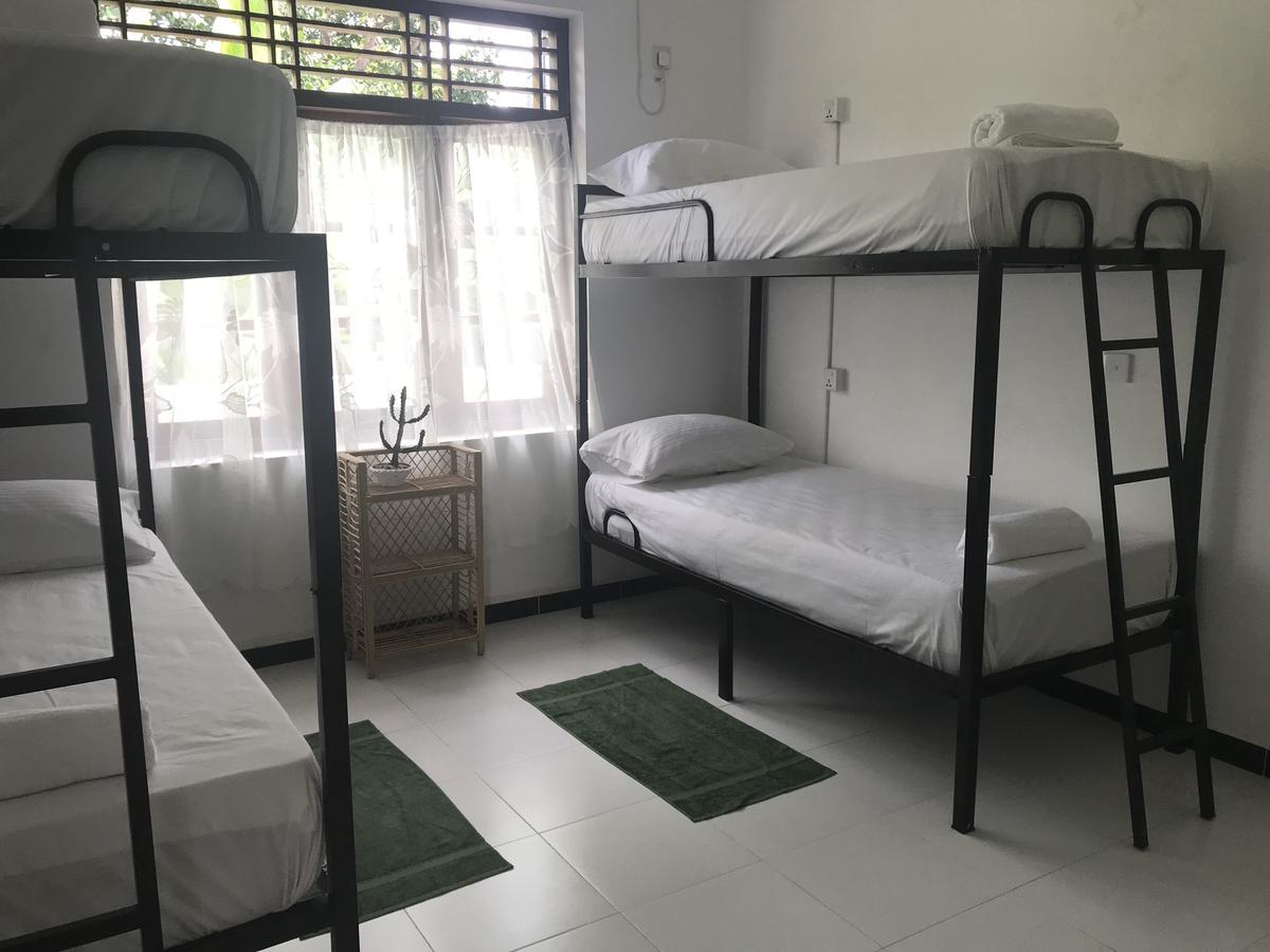 Bed & Bicycle Hostel Dehiwala-Mount Lavinia Ngoại thất bức ảnh