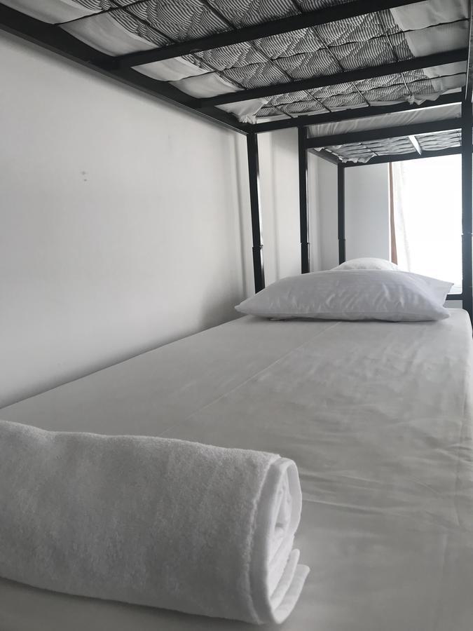 Bed & Bicycle Hostel Dehiwala-Mount Lavinia Ngoại thất bức ảnh