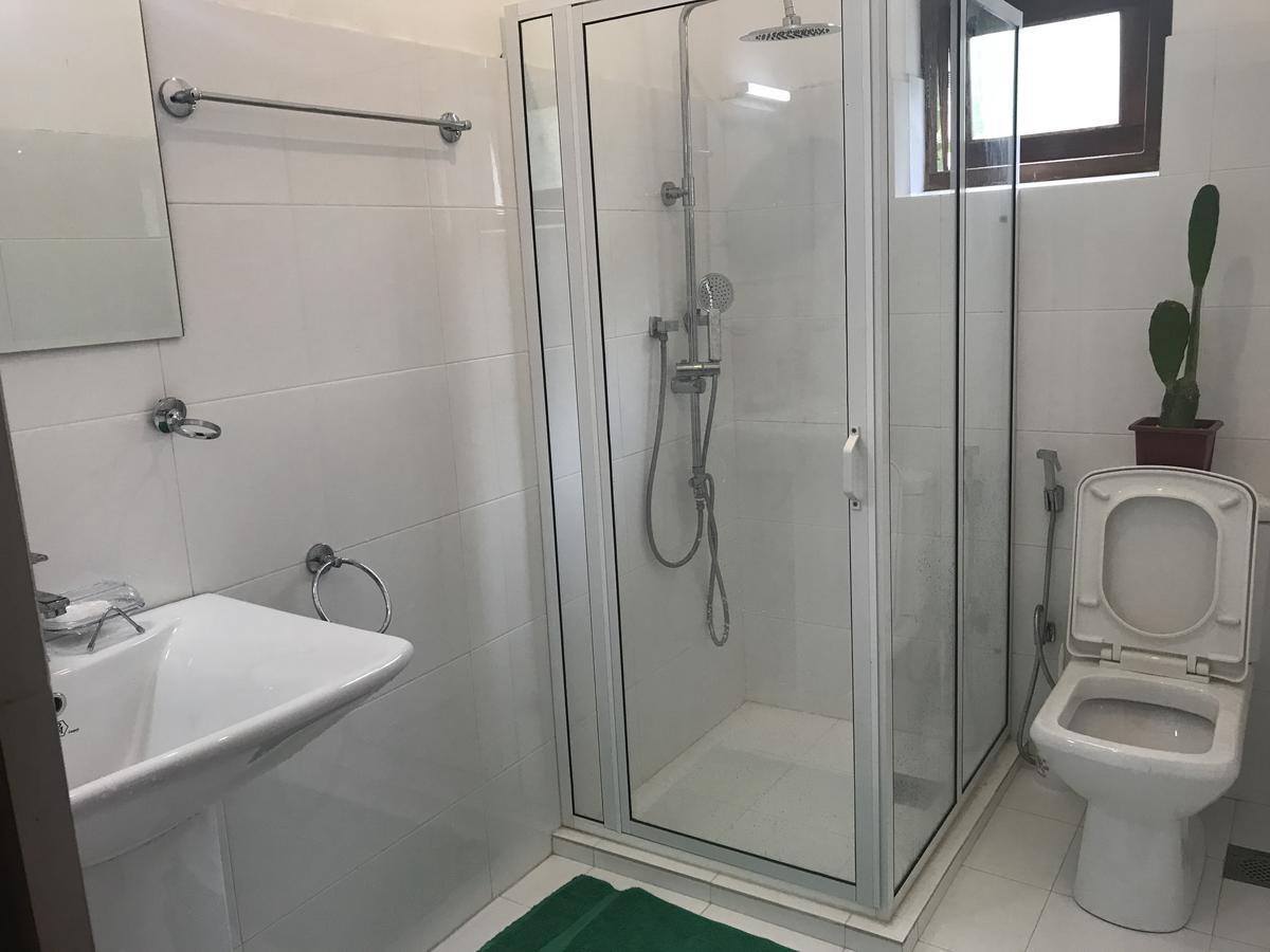 Bed & Bicycle Hostel Dehiwala-Mount Lavinia Ngoại thất bức ảnh
