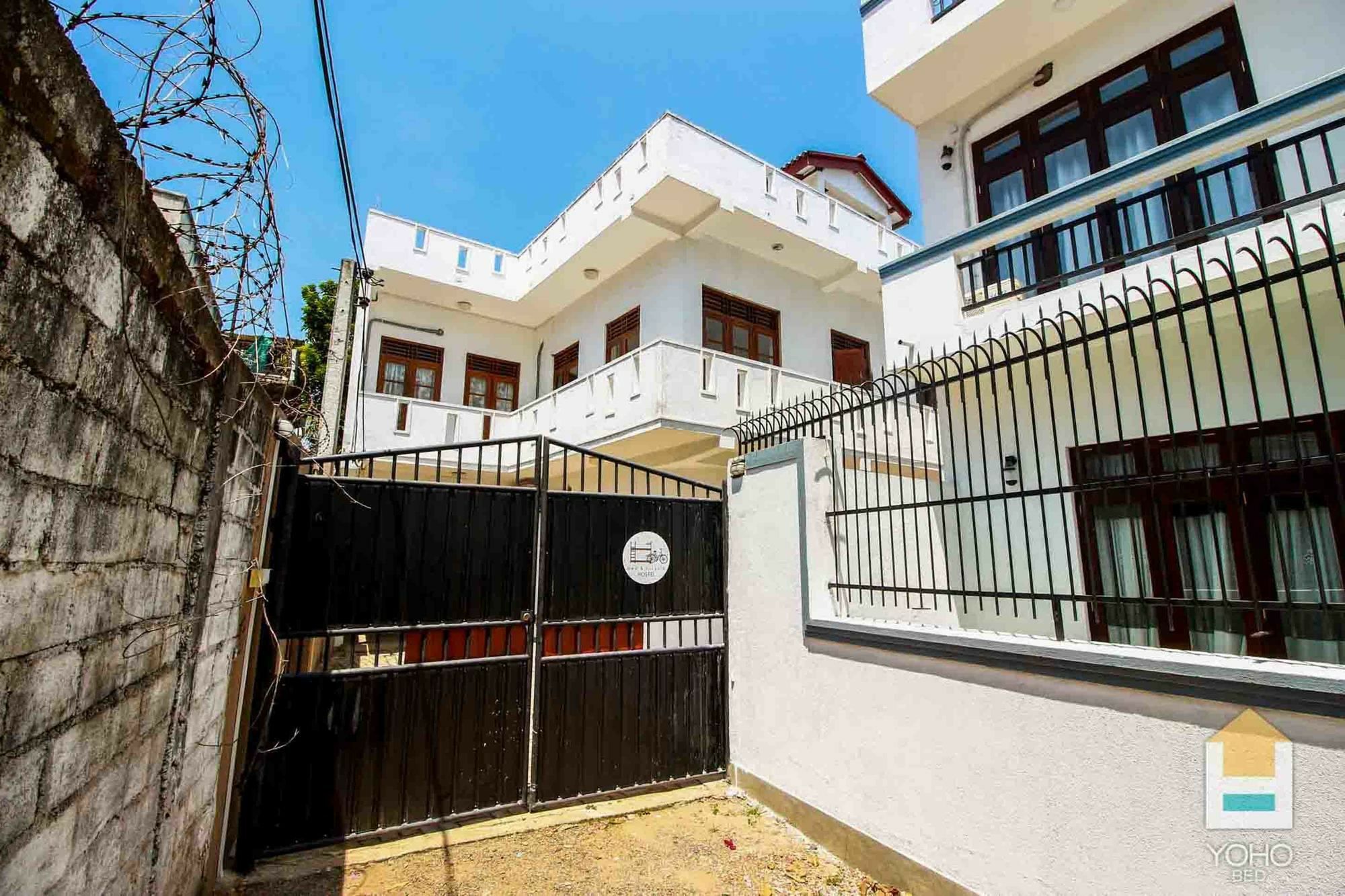 Bed & Bicycle Hostel Dehiwala-Mount Lavinia Ngoại thất bức ảnh