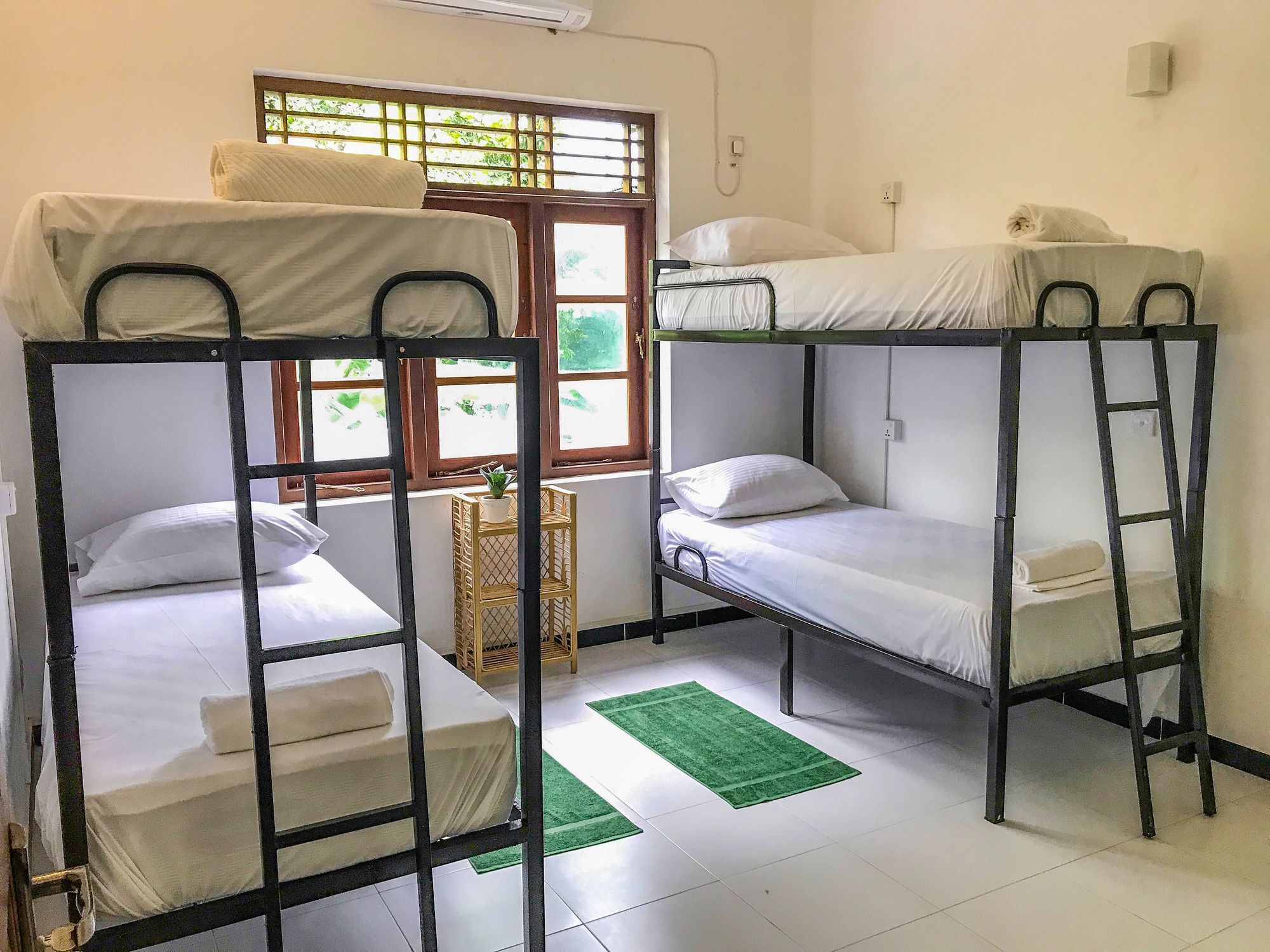 Bed & Bicycle Hostel Dehiwala-Mount Lavinia Ngoại thất bức ảnh